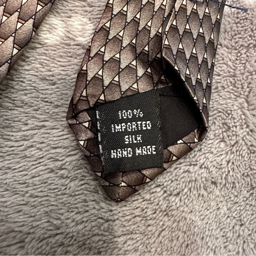 Ziggurat 100% Silk Diamond Print Tie